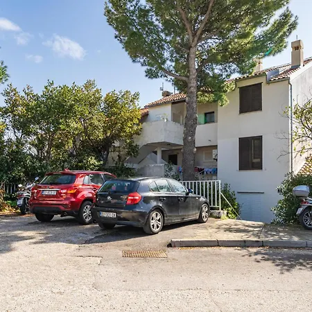 Apartment 1 Bedroom Lovely In