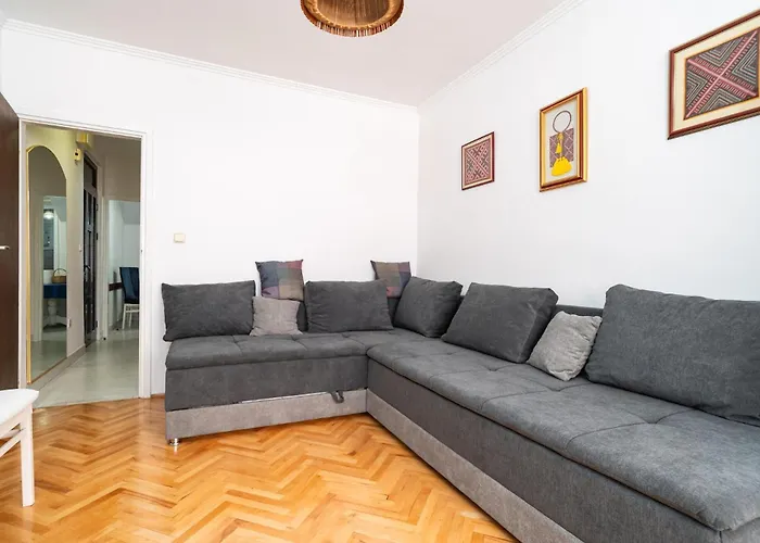 公寓 1 Bedroom Lovely In
