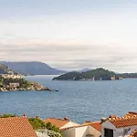 Daire Awesome Apartment In Dubrovnik With House Sea View *